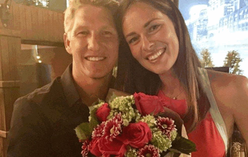RAZGOLITILA SE ANA IVANOVIĆ: Haljina sevnula PA POKAZALA PREVIŠE! (FOTO)